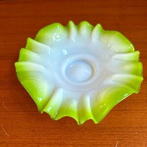 Beautiful Fenton ? ANTIQUE Art Nouveau milk opaline glass bowl